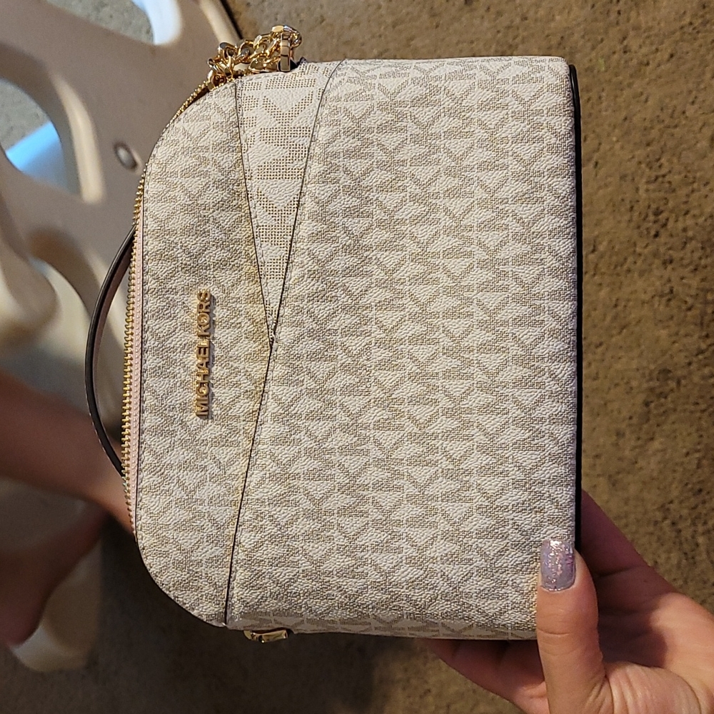Michael Kors cross body
